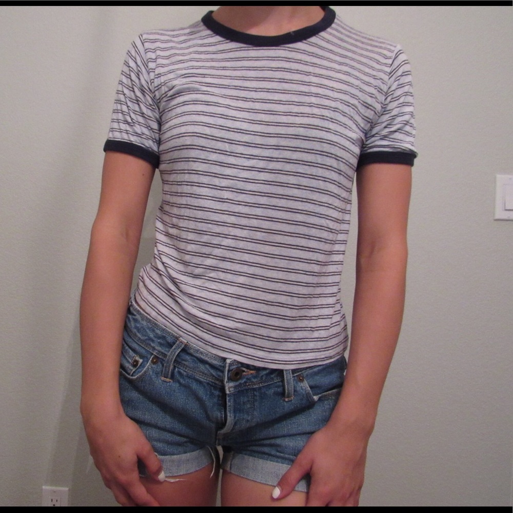 ⭐️BRANDY MELVILLE TEE⭐️
